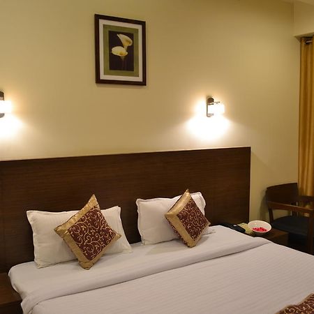 Hotel Adi Nagpur Exterior foto