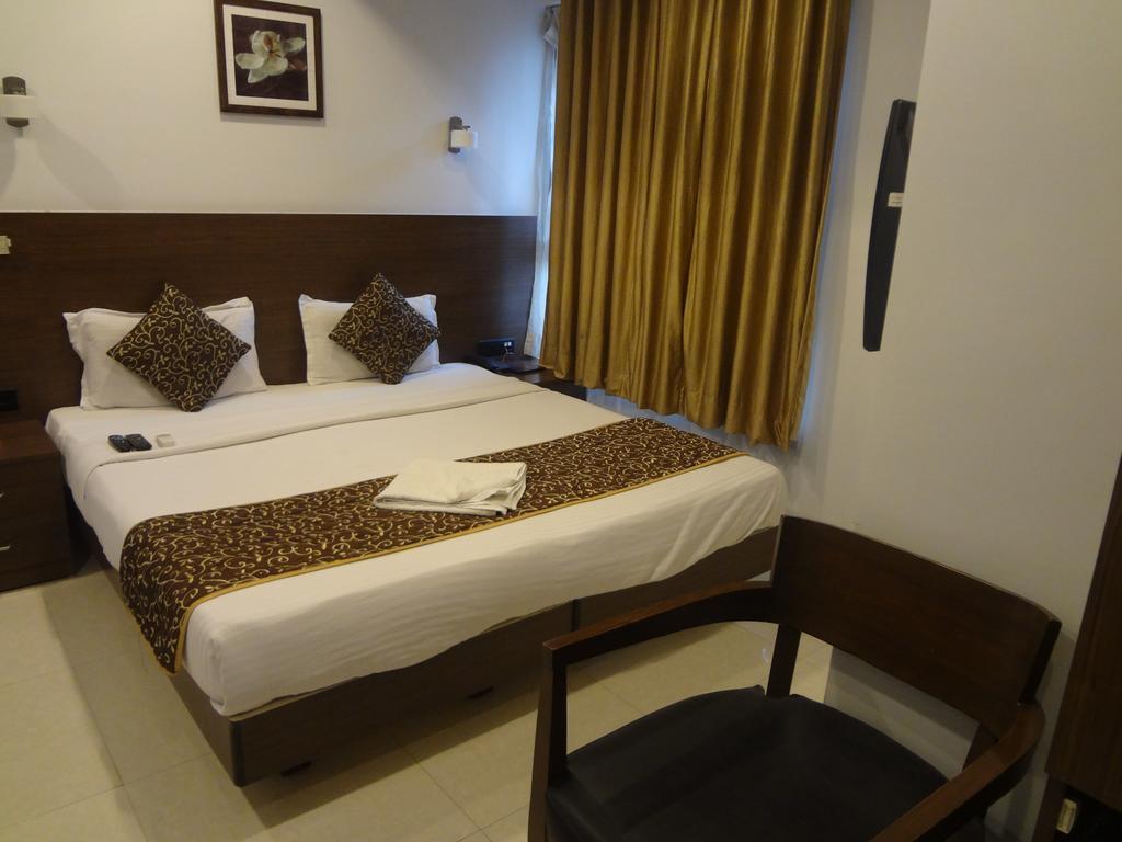Hotel Adi Nagpur Exterior foto