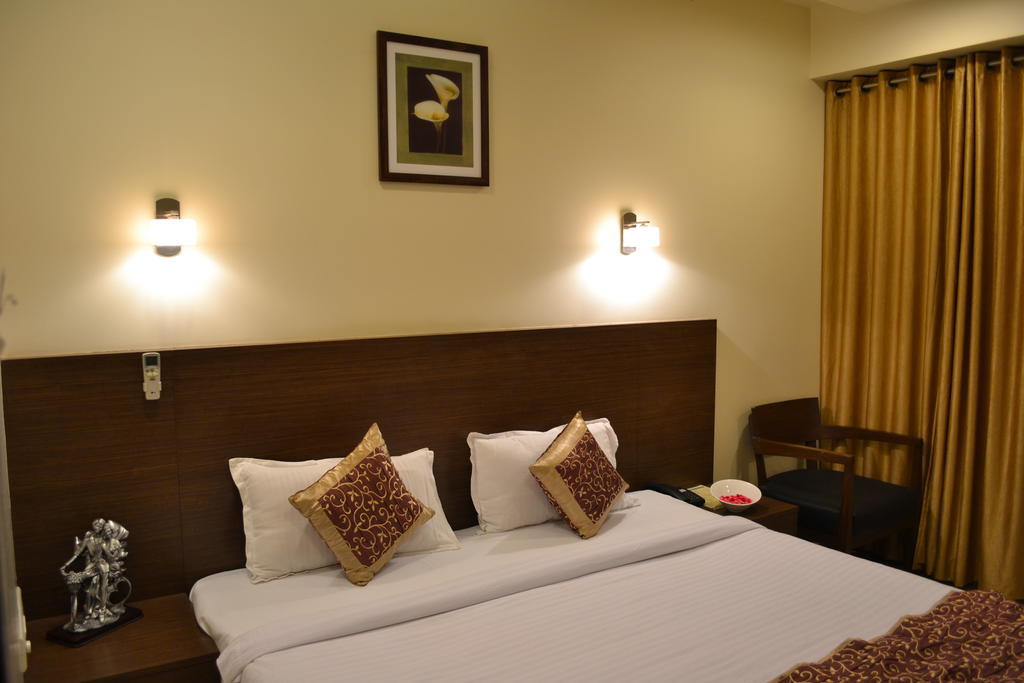 Hotel Adi Nagpur Exterior foto