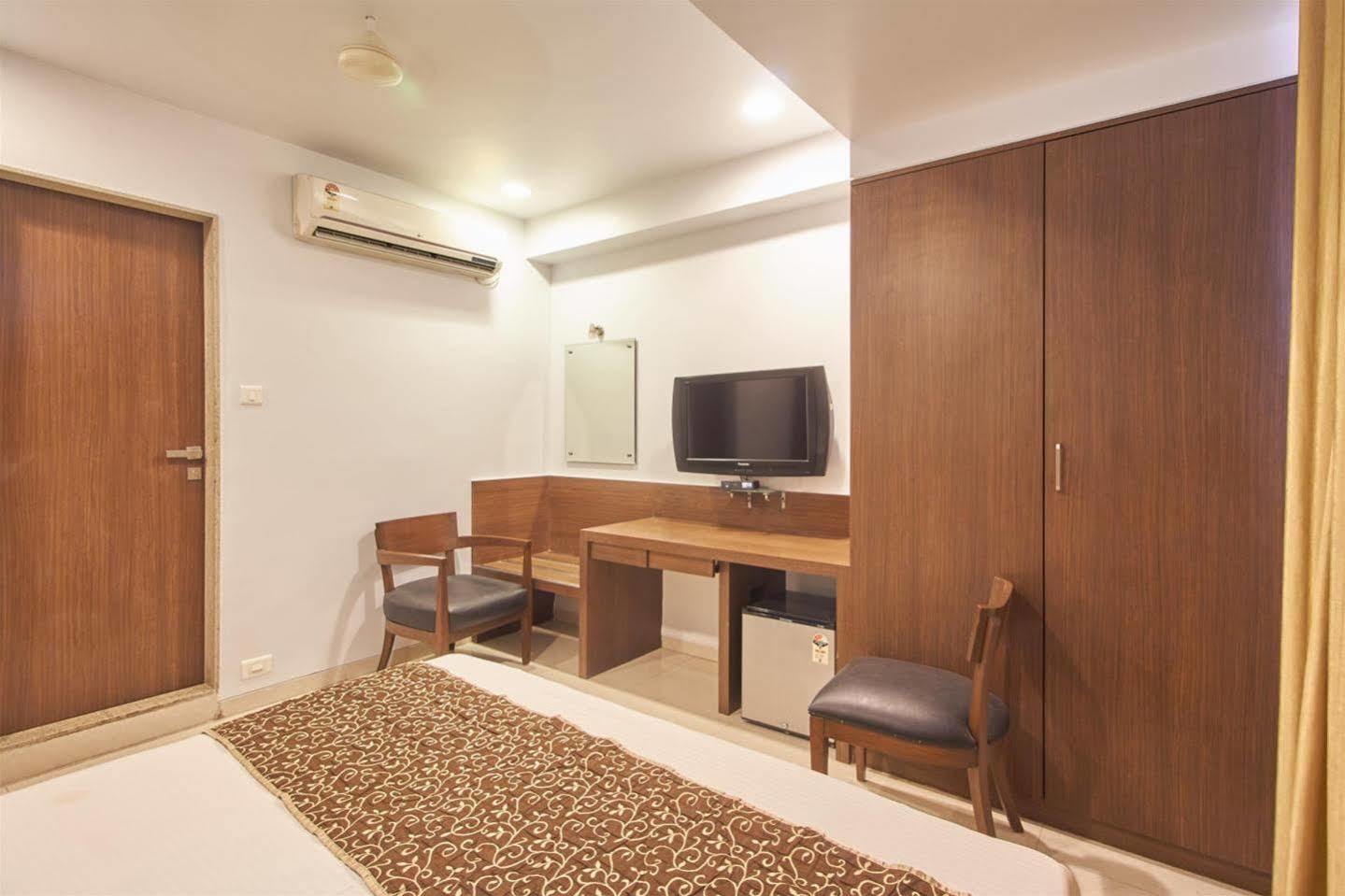 Hotel Adi Nagpur Exterior foto